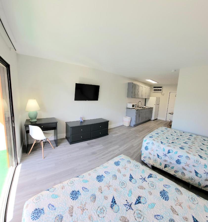 سانت بيتي بيتش Satellite Motel المظهر الخارجي الصورة